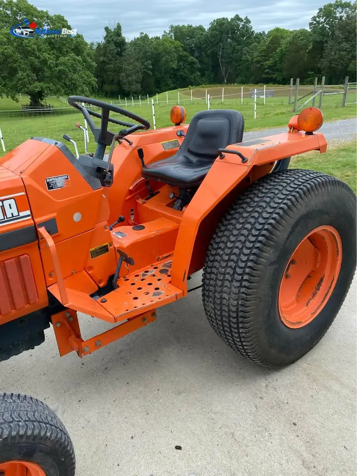 1992 Kubota L2250 photo 6