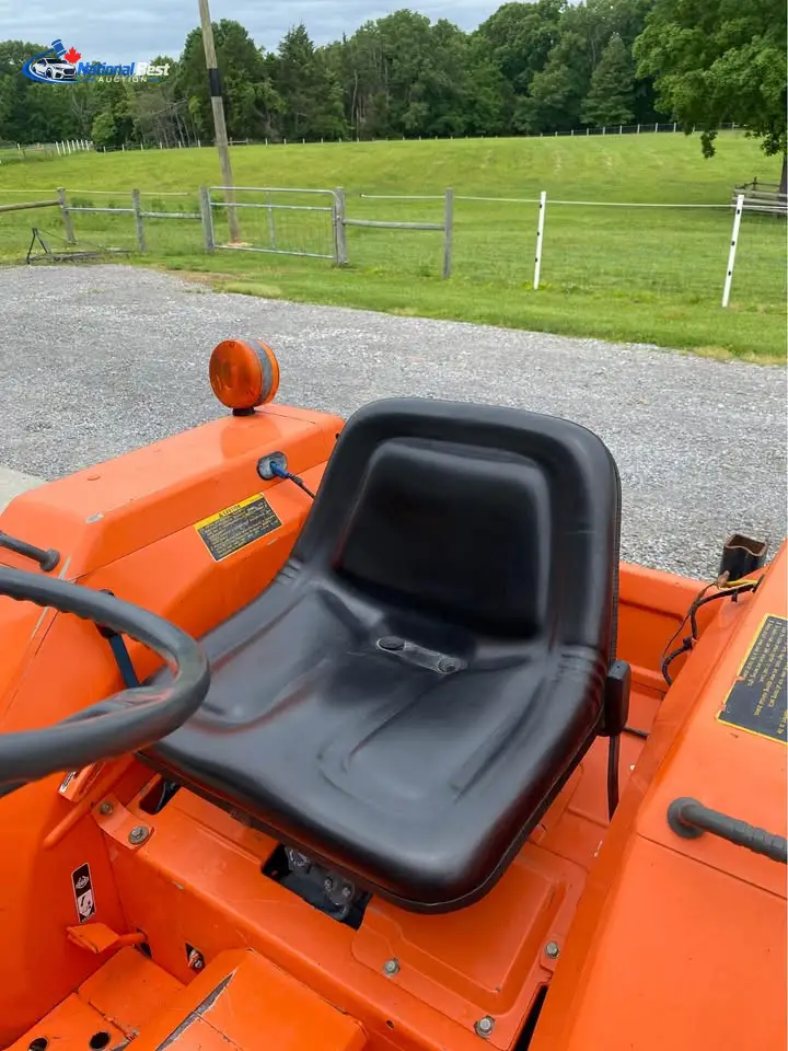 1992 Kubota L2250 photo 2