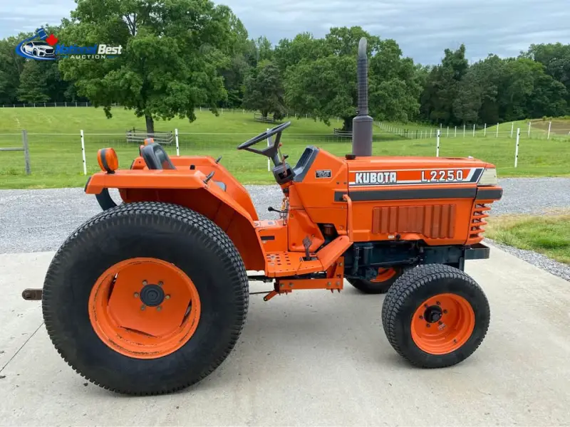 1992 Kubota L2250 photo 11