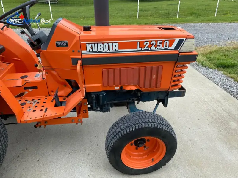 1992 Kubota L2250 photo 15