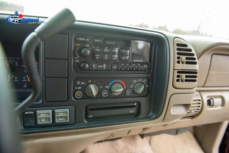 1999 Chevrolet Tahoe LT photo 13