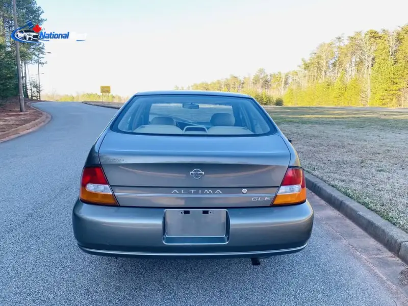 1999 Nissan Altima GLE photo 6