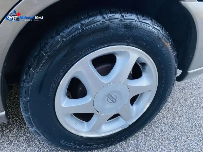 1999 Nissan Altima GLE photo 17