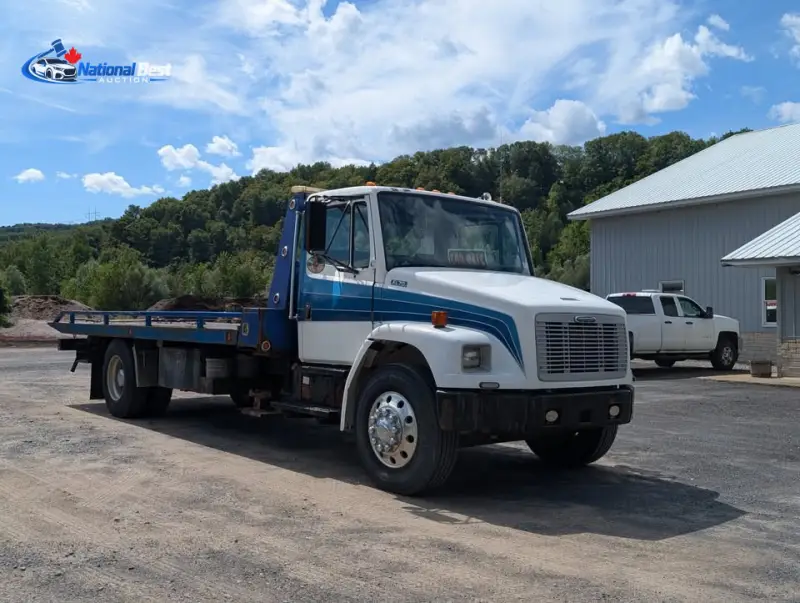 2004 Freightliner FL70 photo 5