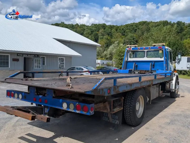 2004 Freightliner FL70 photo 4